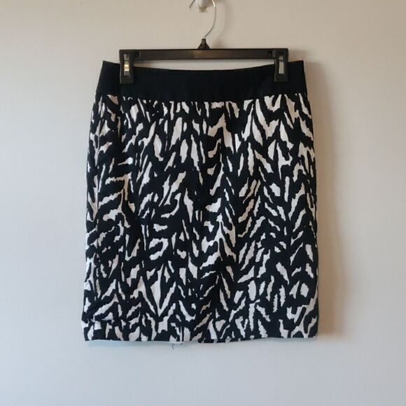 The Limited Zebra Print Skirt, Size 4 - Picture 1 of 7